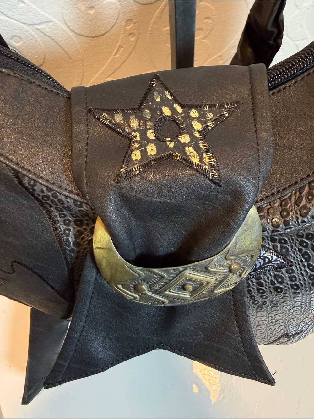 Vintage Women's Hobo Shoulder Bag - Picture 5 of 12